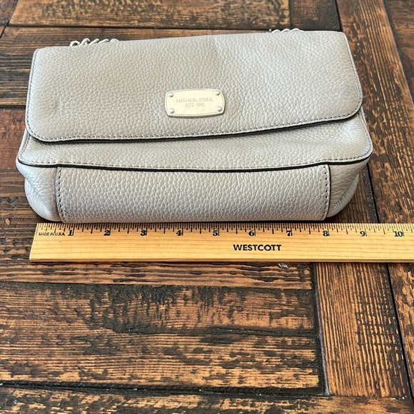 Michael Kors Gray Structured Shoulder Bag with Chain Strap - Picture 2 of 14